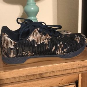 Floral NoBulls Sz 10